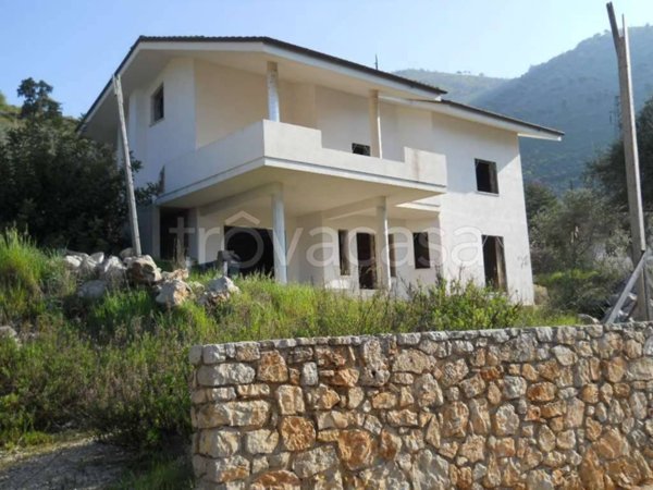 casa indipendente in vendita a Fondi