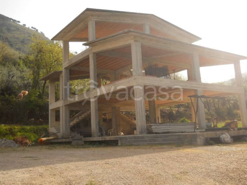 casa indipendente in vendita a Fondi