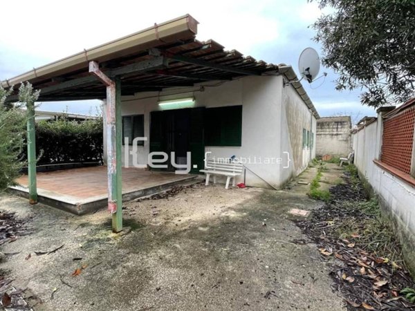 casa indipendente in vendita a Fondi