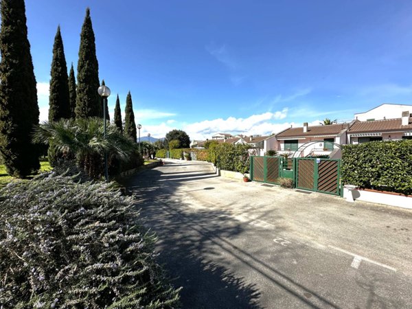 casa indipendente in vendita a Fondi