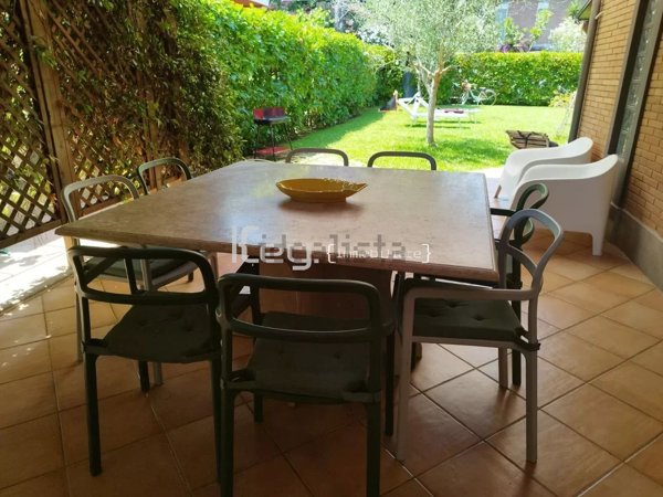 casa indipendente in vendita a Fondi in zona Rio Claro