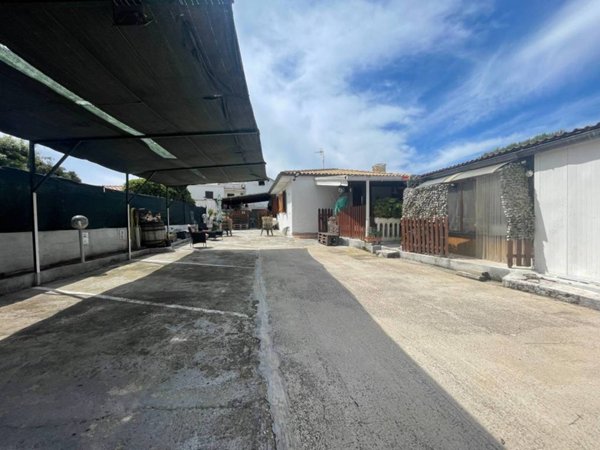 casa indipendente in vendita a Fondi