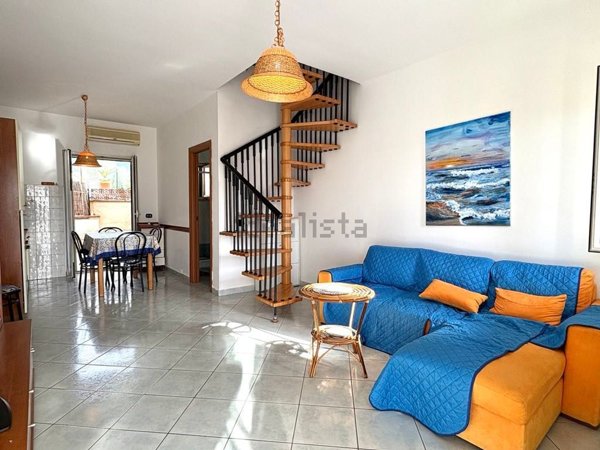 casa indipendente in vendita a Fondi