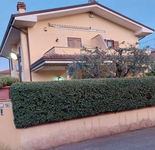 casa indipendente in vendita a Fondi in zona Rio Claro