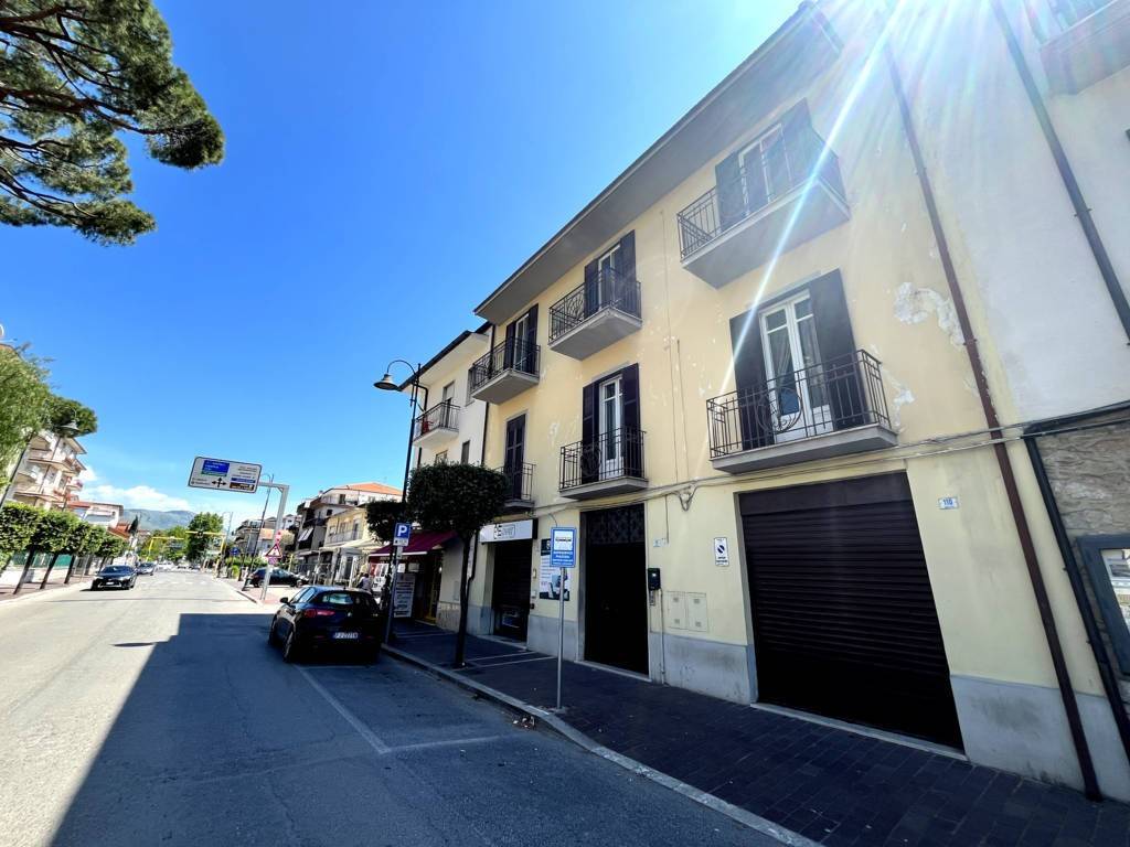 intera palazzina in vendita a Fondi