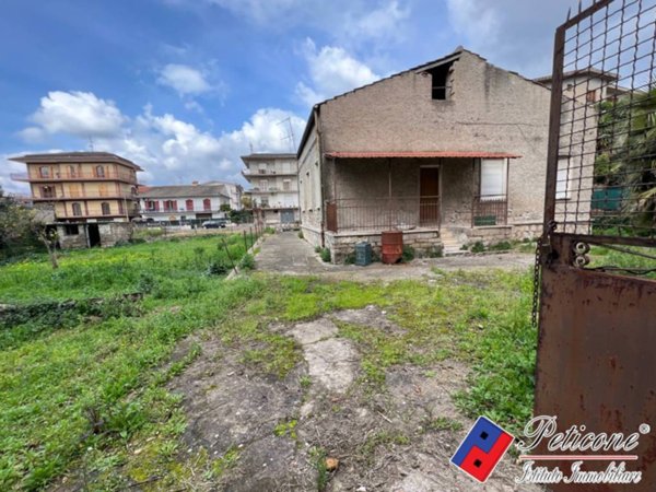 casa indipendente in vendita a Fondi