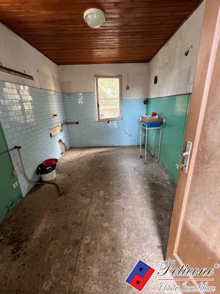 casa indipendente in vendita a Fondi