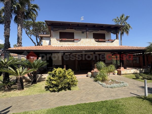 casa indipendente in vendita a Fondi in zona Rio Claro