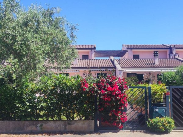 casa indipendente in vendita a Fondi