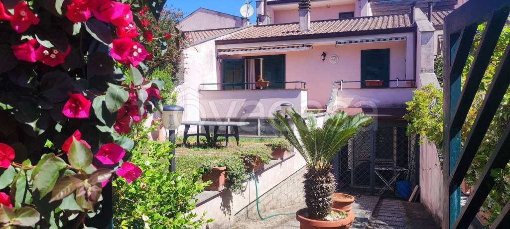 casa indipendente in vendita a Fondi