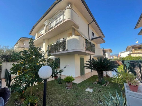 casa indipendente in vendita a Fondi