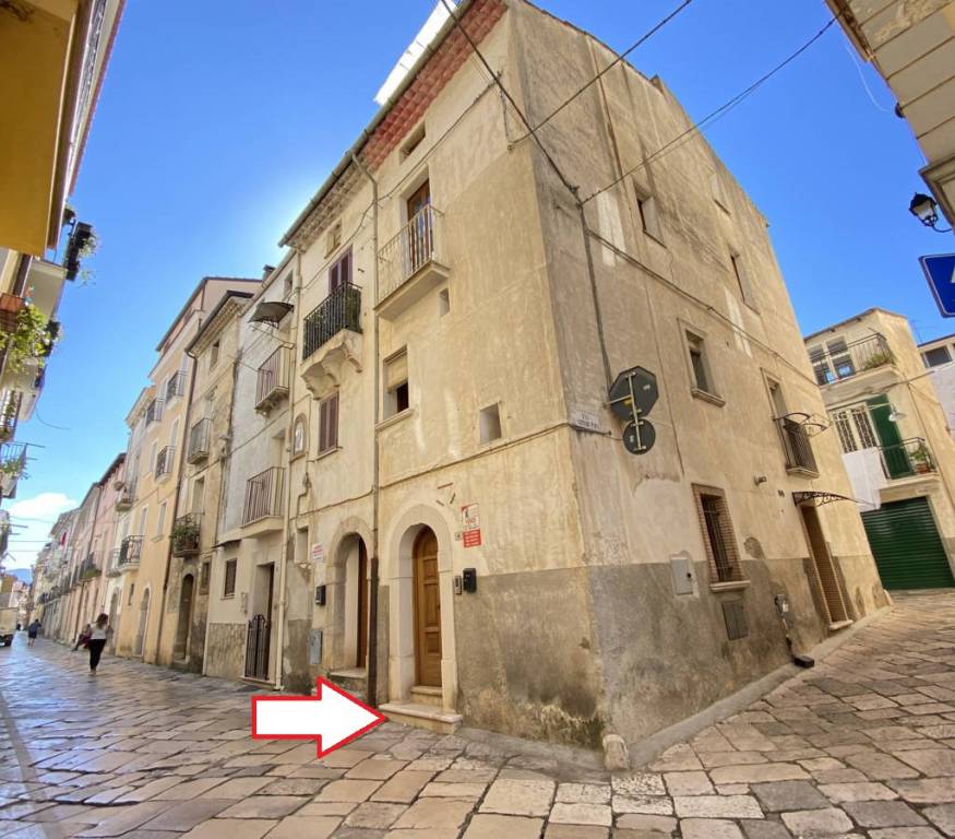 casa indipendente in vendita a Fondi