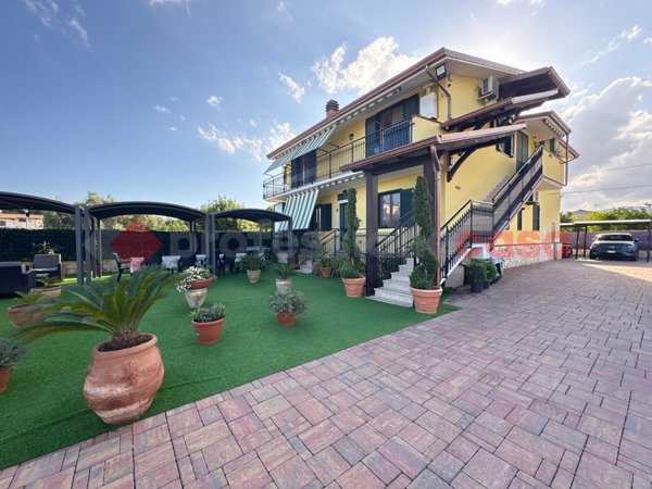 casa indipendente in vendita a Fondi