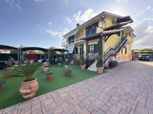 casa indipendente in vendita a Fondi