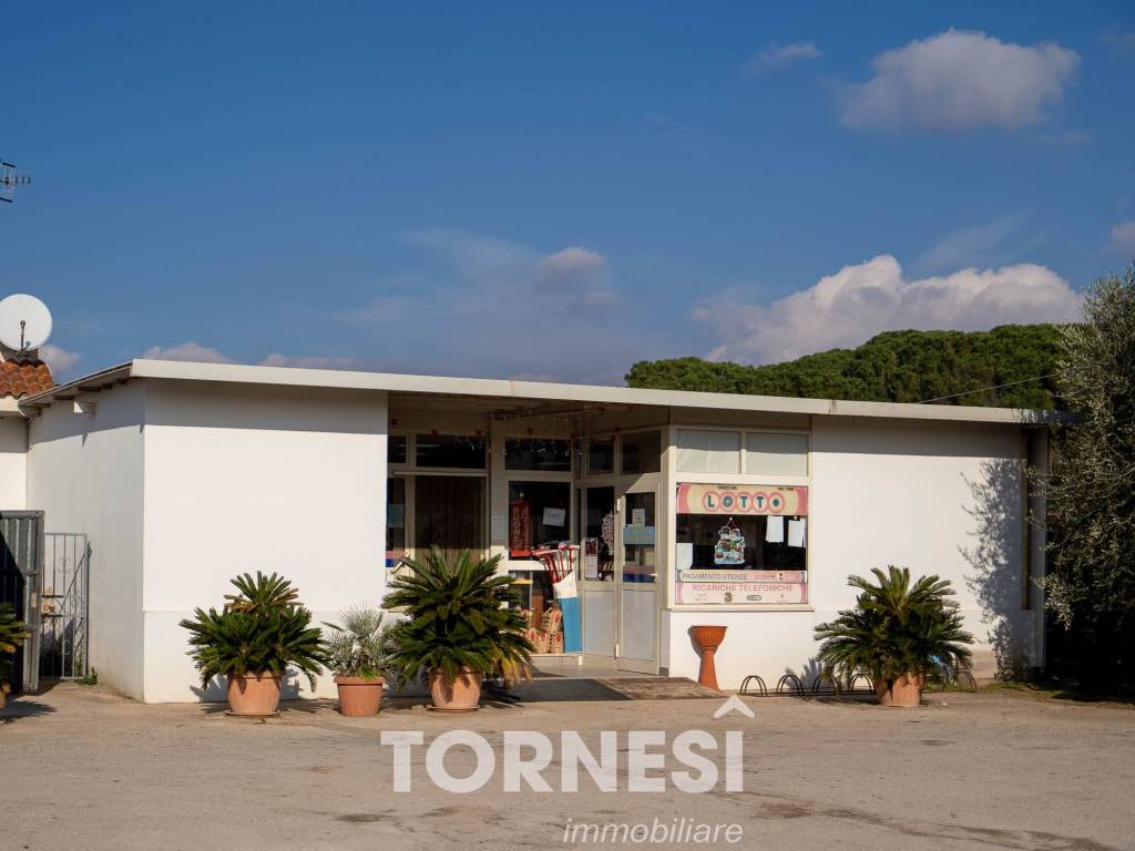 negozio in vendita a Fondi