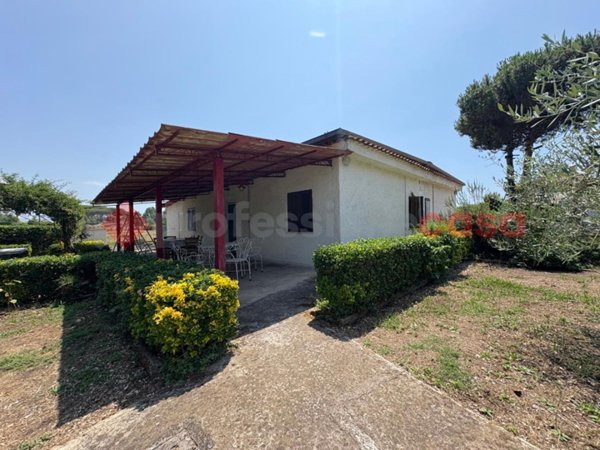 casa indipendente in vendita a Fondi