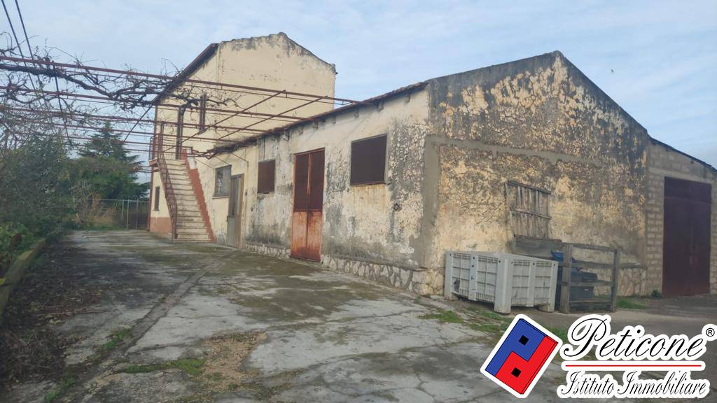 negozio in vendita a Fondi