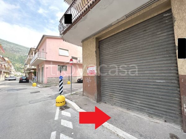 locale di sgombero in vendita a Fondi