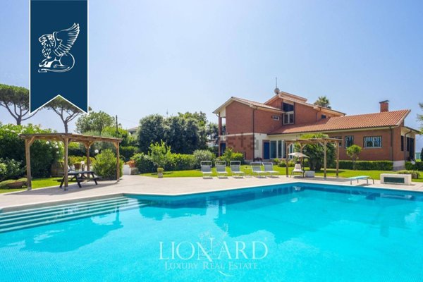 casa indipendente in vendita a Fondi