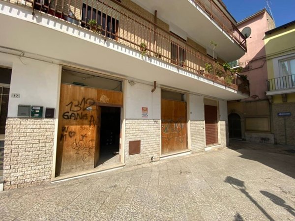 negozio in vendita a Fondi