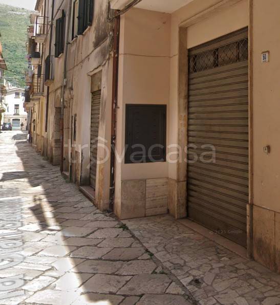 locale commerciale in vendita a Fondi