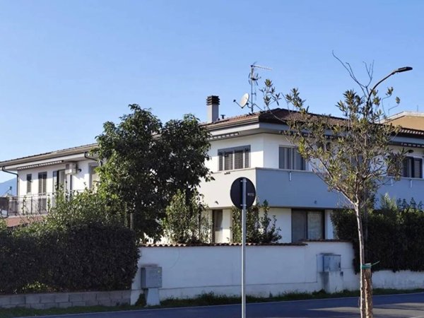 casa indipendente in vendita a Fondi in zona Salto di Fondi