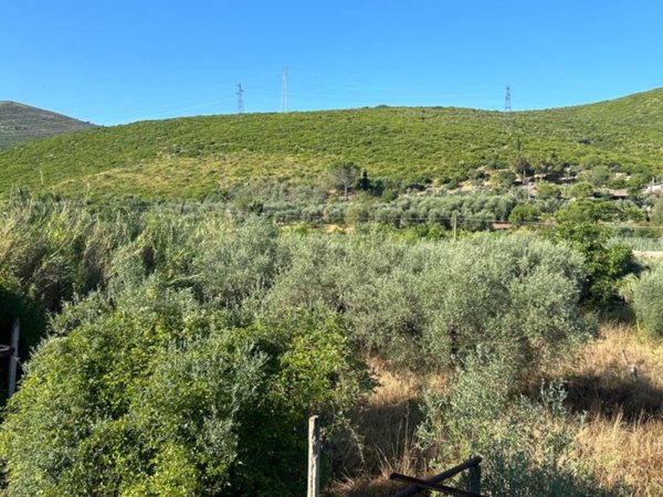casa indipendente in vendita a Fondi