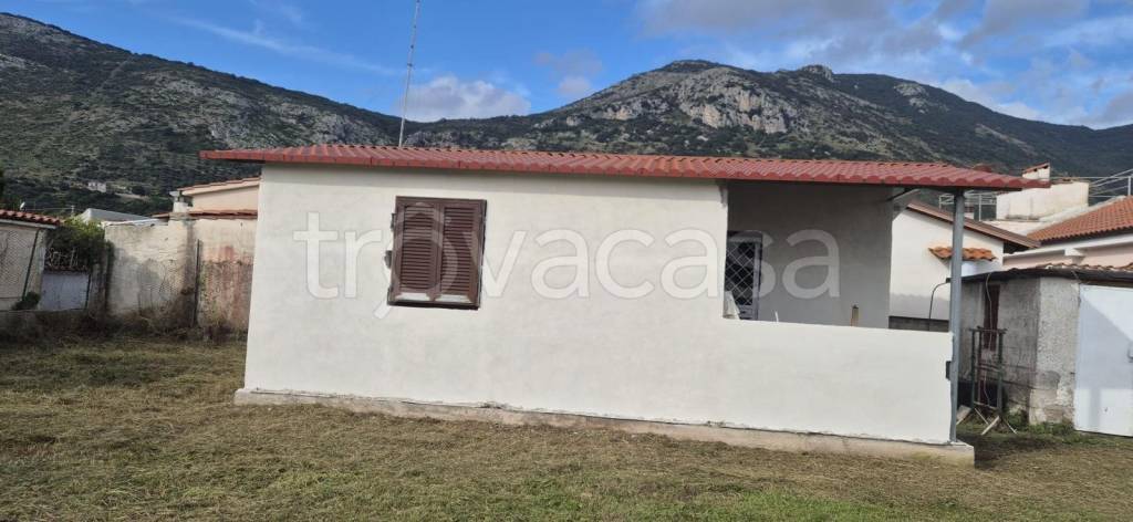 casa indipendente in vendita a Fondi