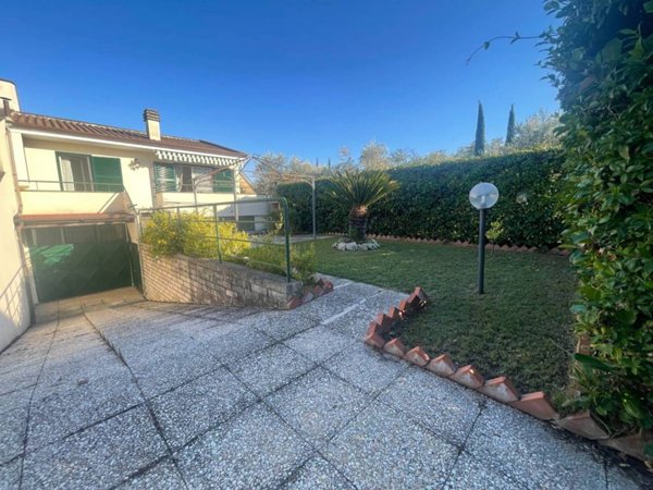 casa indipendente in vendita a Fondi