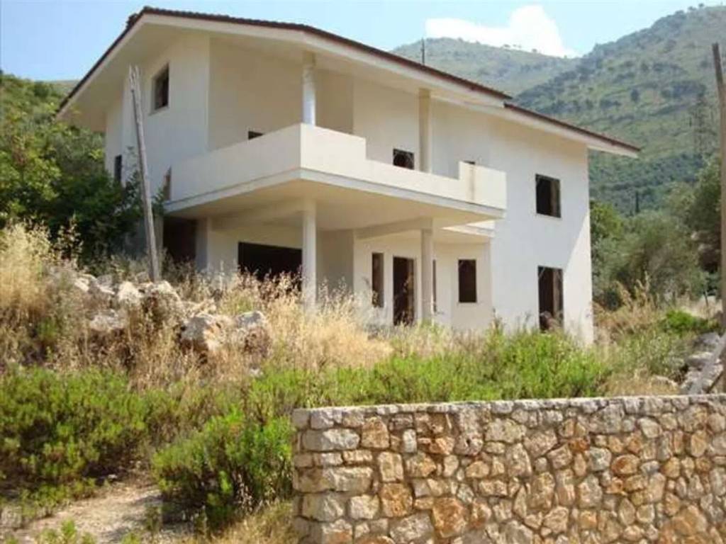 casa indipendente in vendita a Fondi