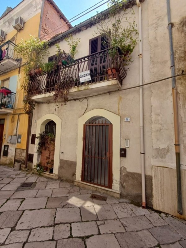 casa indipendente in vendita a Fondi
