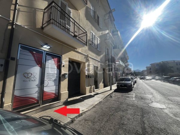 negozio in vendita a Fondi