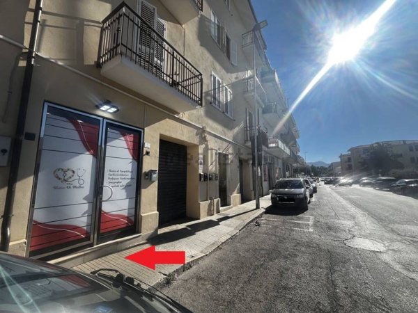 locale commerciale in vendita a Fondi