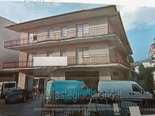 locale commerciale in vendita a Fondi