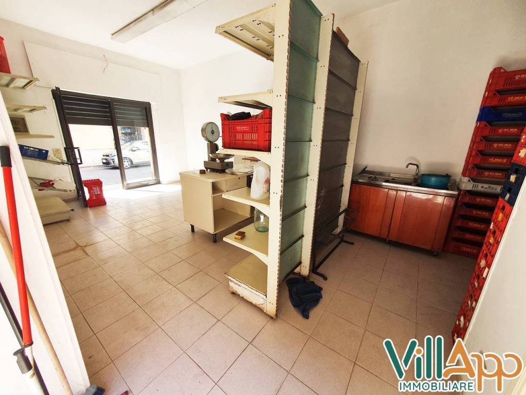 negozio in vendita a Fondi