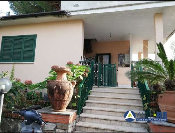 casa indipendente in vendita a Fondi