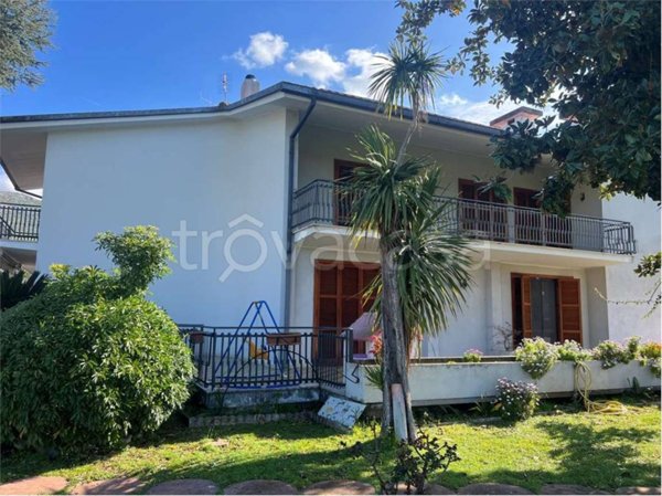 casa indipendente in vendita a Fondi