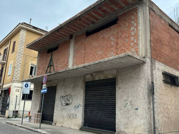 intera palazzina in vendita a Fondi