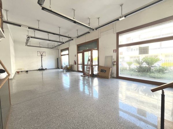 negozio in vendita a Fondi