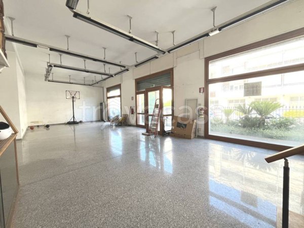 negozio in vendita a Fondi