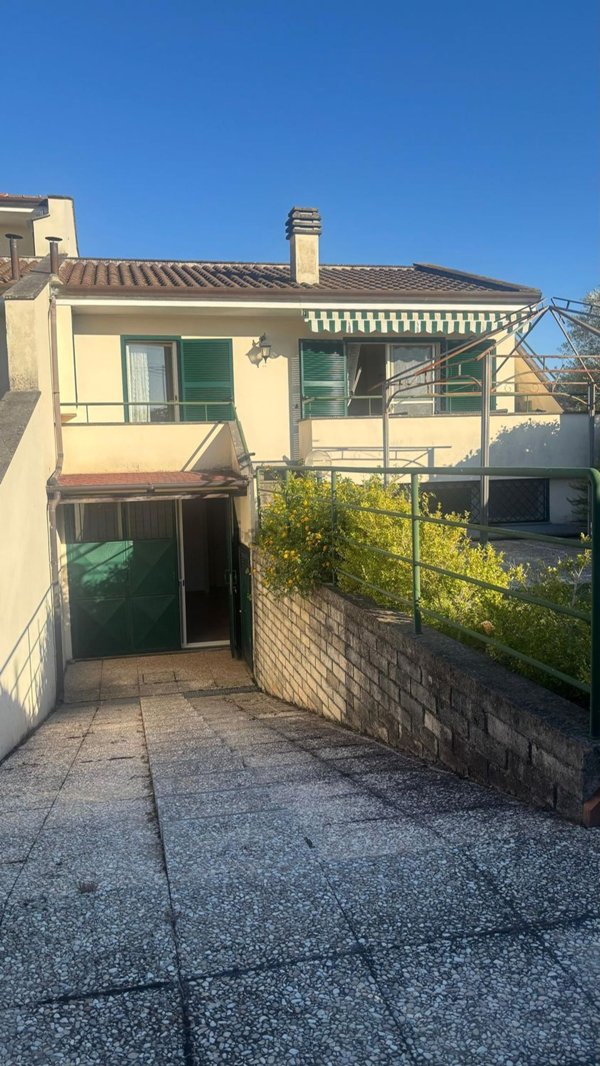 casa indipendente in vendita a Fondi