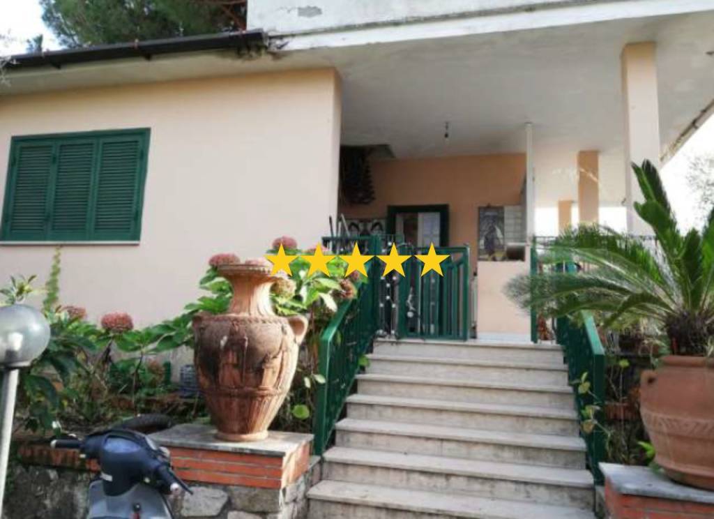 casa indipendente in vendita a Fondi