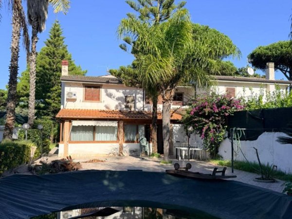 casa indipendente in vendita a Fondi