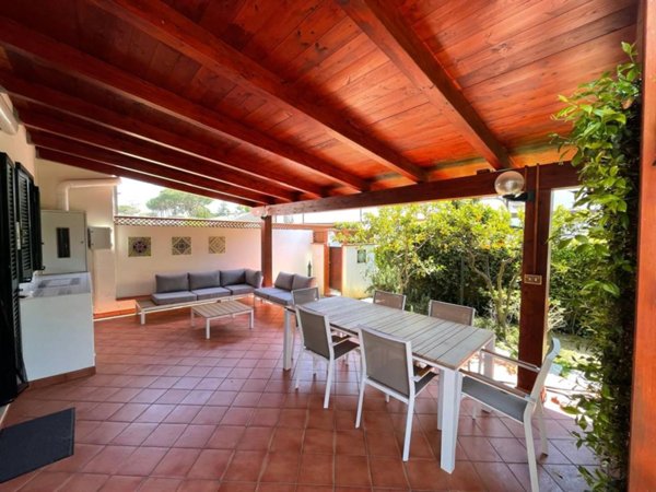 casa indipendente in vendita a Fondi in zona Rio Claro