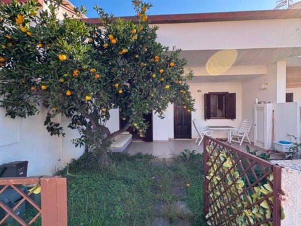 casa indipendente in vendita a Fondi