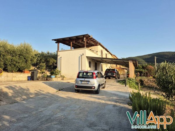 casa indipendente in vendita a Fondi in zona San Raffaele