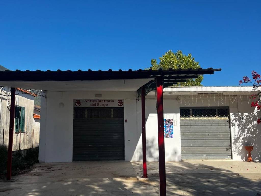 negozio in vendita a Fondi