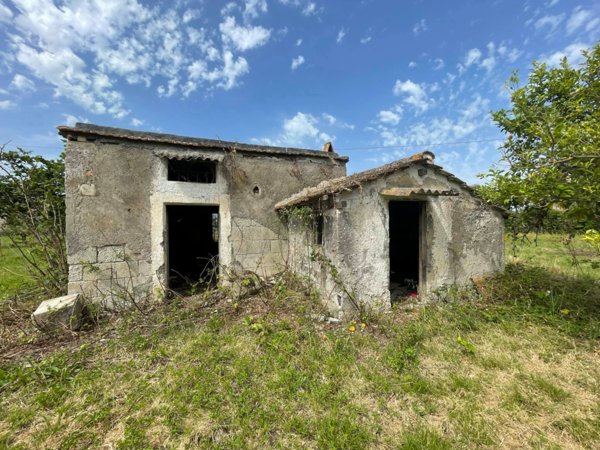 casa indipendente in vendita a Fondi