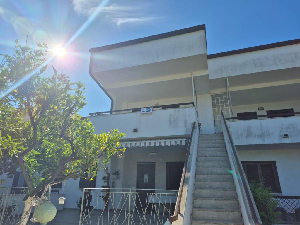 appartamento in vendita a Fondi in zona Salto di Fondi
