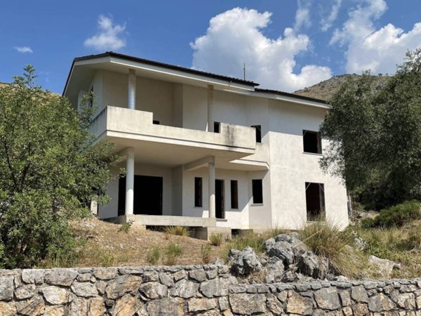 casa indipendente in vendita a Fondi in zona Querce